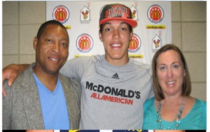 Aaron Gordon Parents Is Dakota Still Girlfriend Of Aaron Gordon What