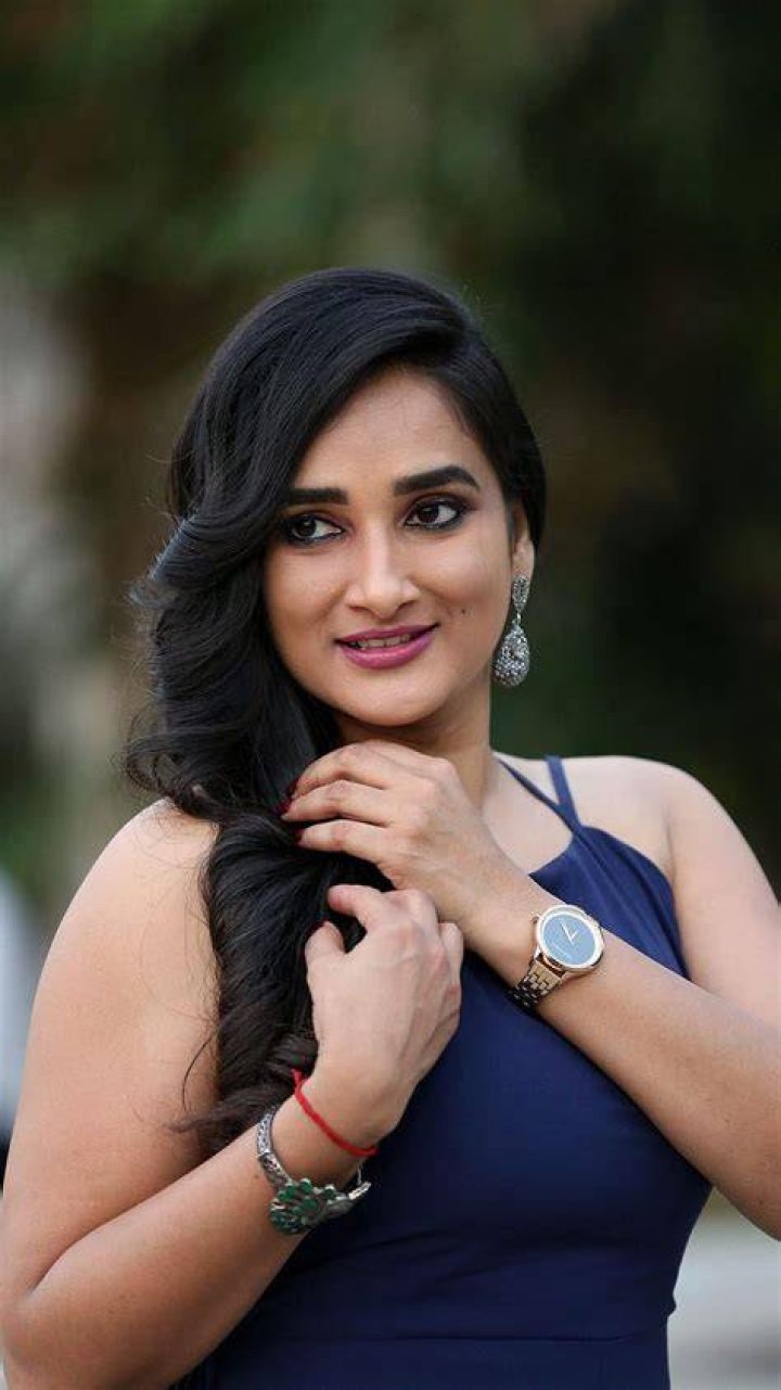 Actress Madhu Krishnan latest Photos stills &bull; Ragalahari