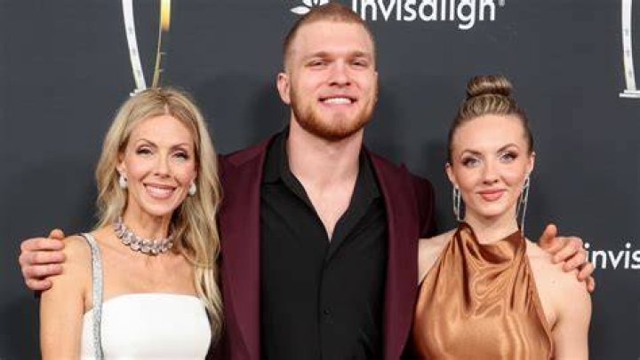 Aidan Hutchinson’s mom Melissa relives daughter Aria’s Miss Michigan win