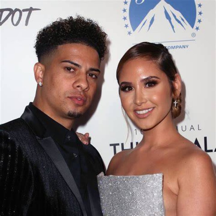 Austin McBroom Age, Net Worth, Height, Dad, Parents, Weight 2023