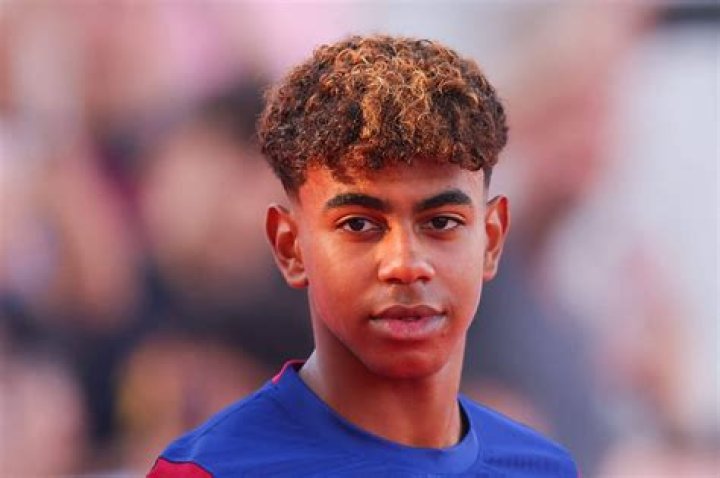 Barcelona’s Lamine Yamal, 16, earns first senior Spain callup The