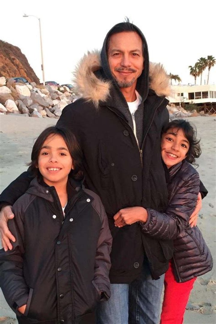 Benjamin Bratt on His Kids, Sports & Mentors Family Entourage