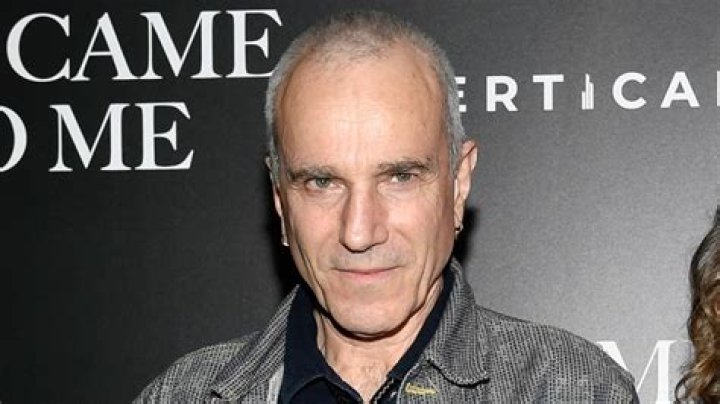 Daniel DayLewis' Net Worth 5 Fast Facts You Need to Know