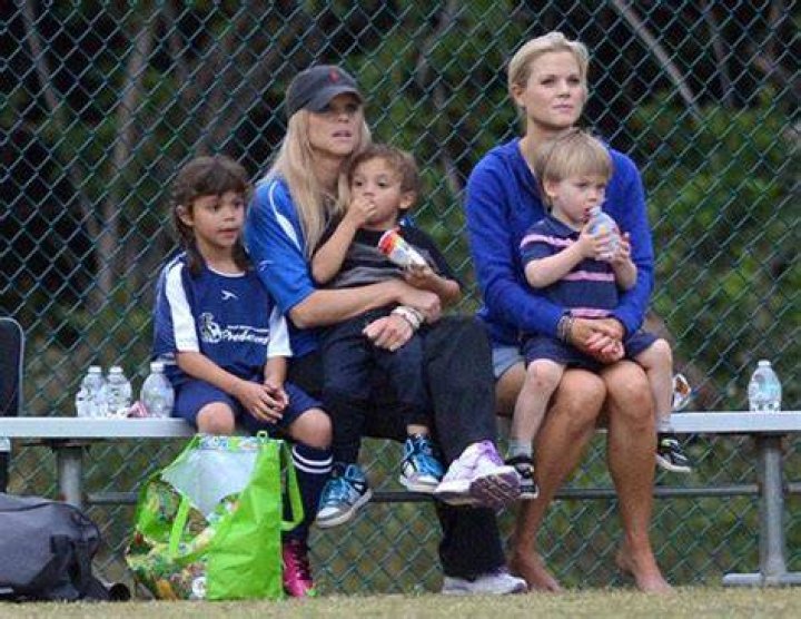 Elin Nordegren Coaches Kids' Soccer With Her Twin Sister E! Online AU