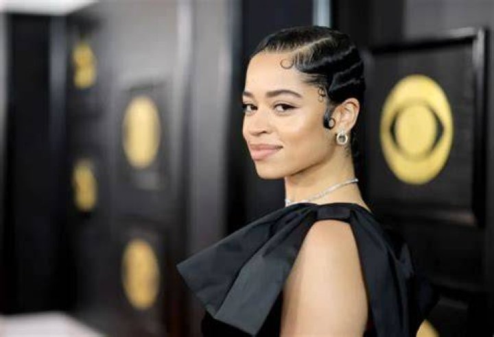Ella Mai Age, Net Worth, Boyfriend, Family, Height and Biography