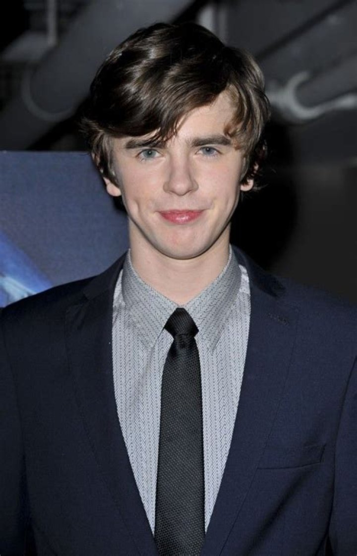 Freddie Highmore Age, Weight, Height, Measurements Celebrity Sizes