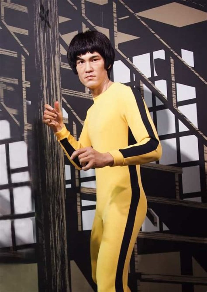 How tall is Bruce Lee? Real Age, Weight, Height in feet inches