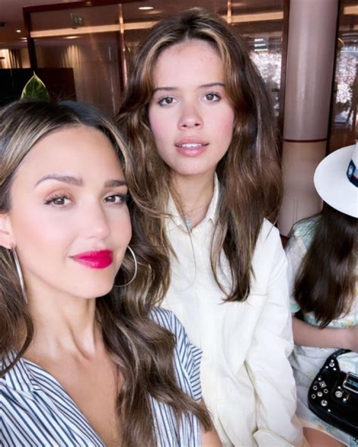 Jessica Alba and Her Daughter Look Like Legit Twins in This New Photo