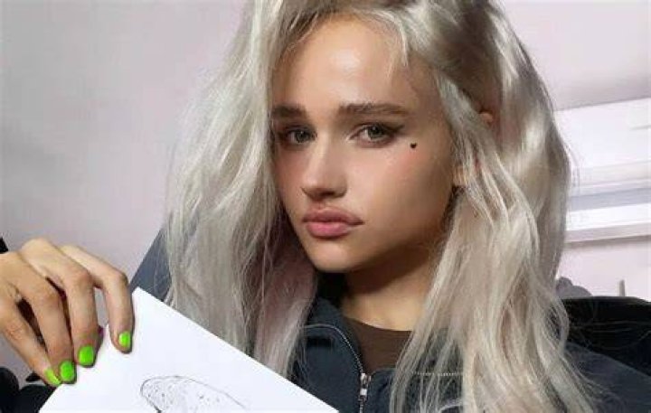 Julia Gisella Biography, Age, Nationality, Parents, Ethnicity