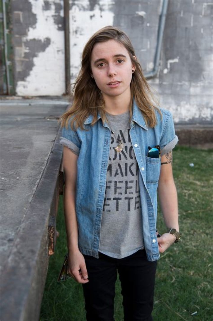 Julien Baker On Sobriety "You Can&rsquo;t Hide Behind Substances All The