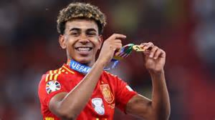 Lamine Yamal Euro 2024 Mamie Rozanna