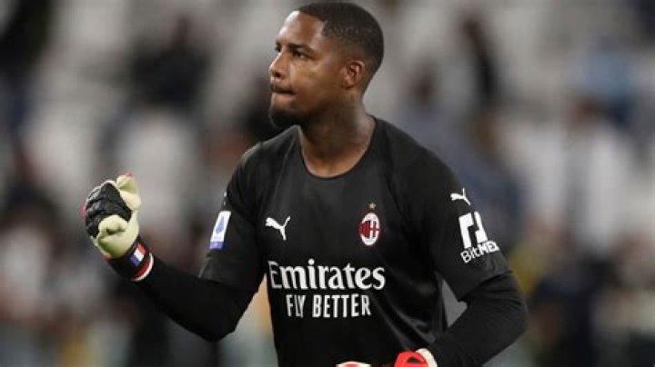 Mike Maignan Juventus fan alleged to have abused AC Milan goalkeeper