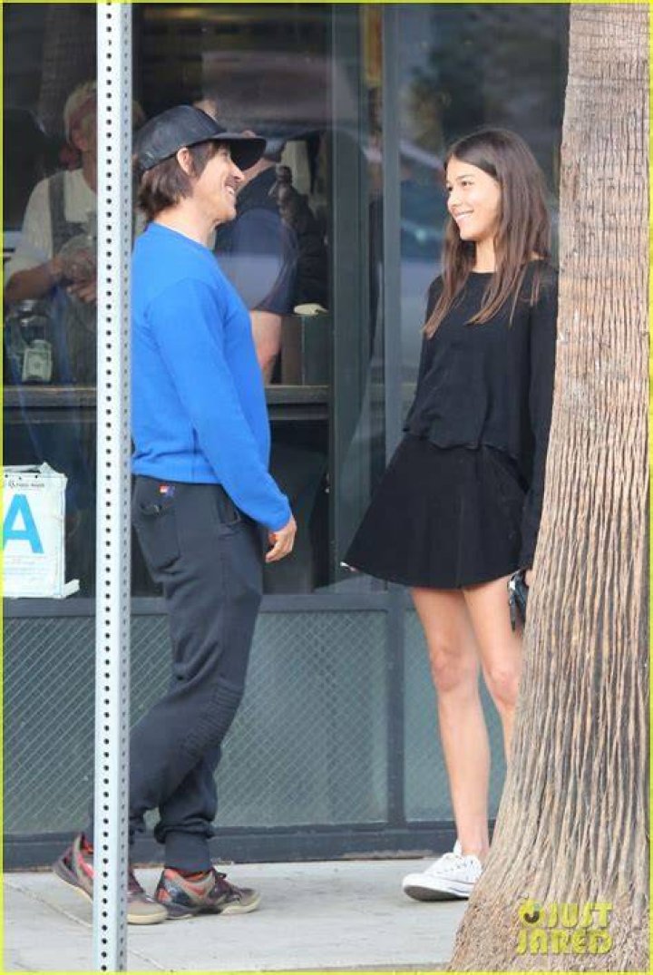 Photo anthony kiedis 20 year old girlfriend show off pda 14 Photo