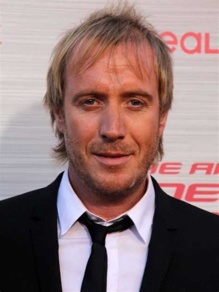 Rhys Ifans Biography, Height & Life Story Super Stars Bio