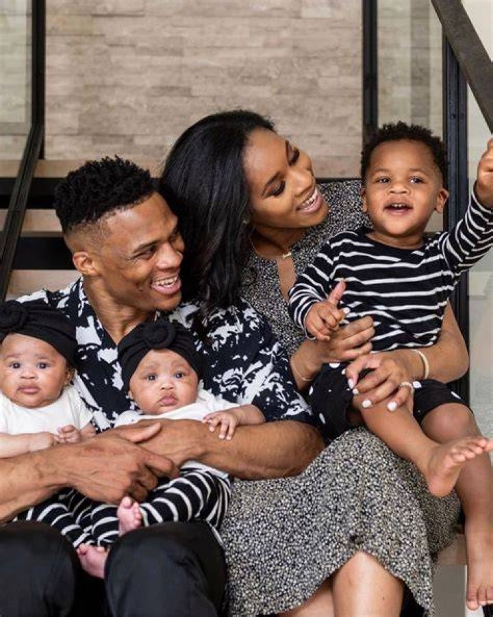 Russell, Nina, Noah, Jordyn and Skye Westbrook Family photo outfits