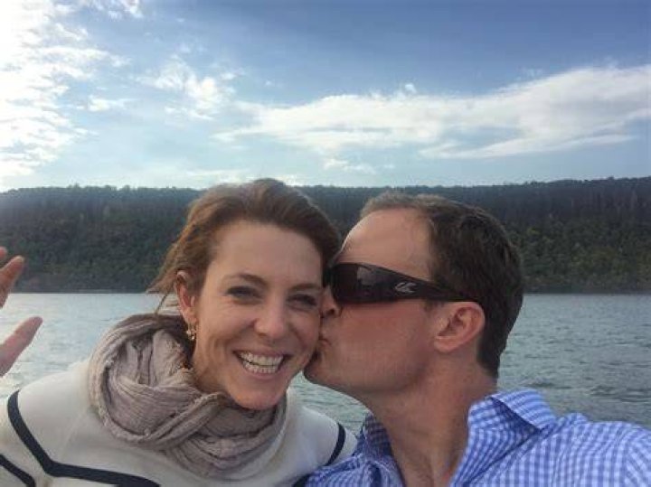 Stephanie Ruhle Bikini, Husband, Salary, Illness, Age, Instagram, Net