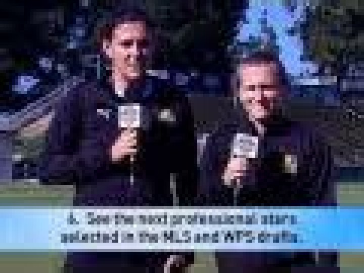 Tiffeny Milbrett and Christine Sinclair All star, Sinclair, Making faces
