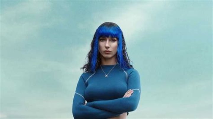 to Eden, the cast Lola Rodr&iacute;guez is Mayka Auralcrave