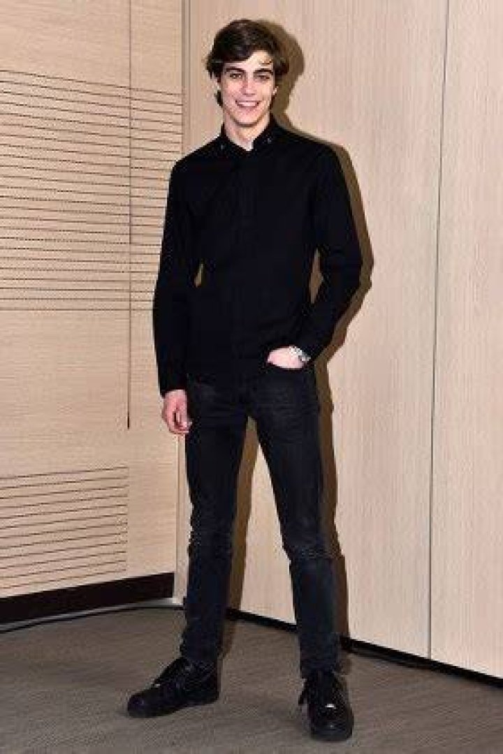 What is Lorenzo Zurzolo known for? His Age, Height, Girlfriend