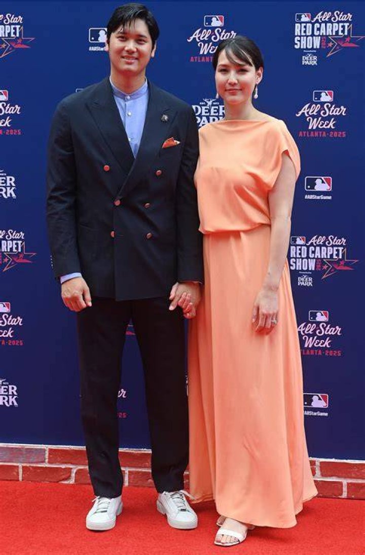 Who Is Shohei Ohtani Wife? Bio, Stats, Height, Net Worth 2023