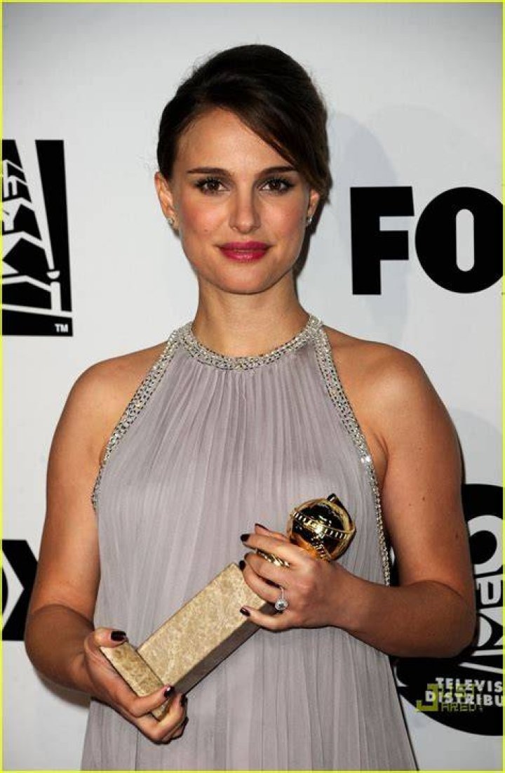 Why Natalie Portman Left The Golden Globes In Tears